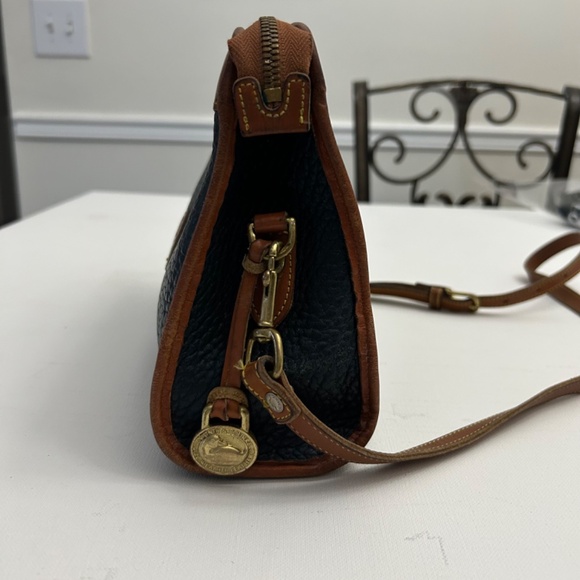 Vintage Dooney & Bourke All Weather Leather Crossbody/Satchel in Dk Blue/Tan - Picture 9 of 16